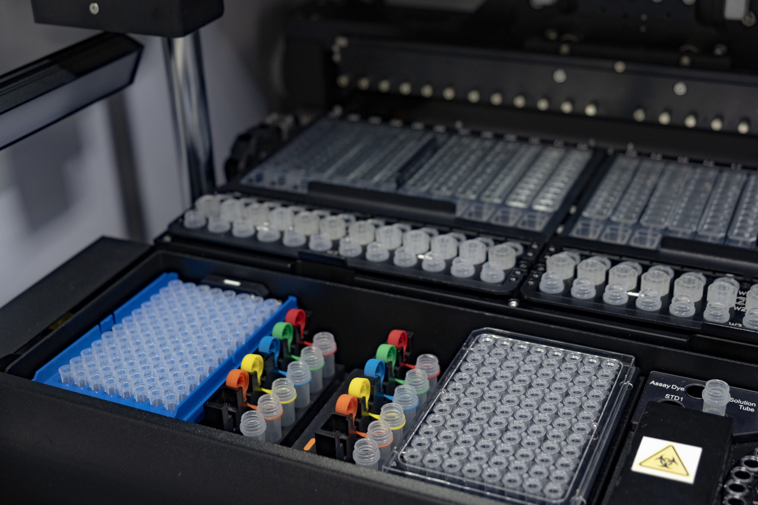 Automatización total para Diagnóstico Molecular, IntelliPrep TRIO 240 - Imagen 4